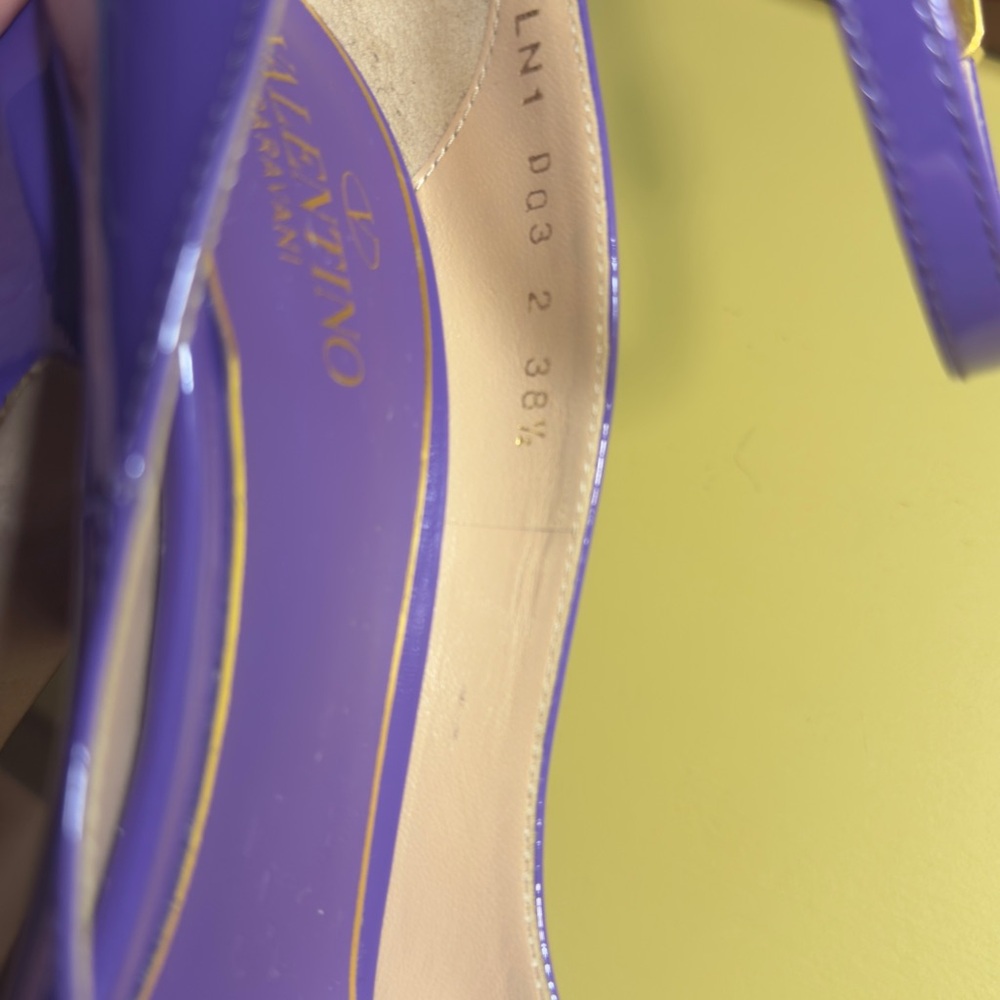 Valentino Garavani Go-155 Violet Pump - Picture 11 of 14